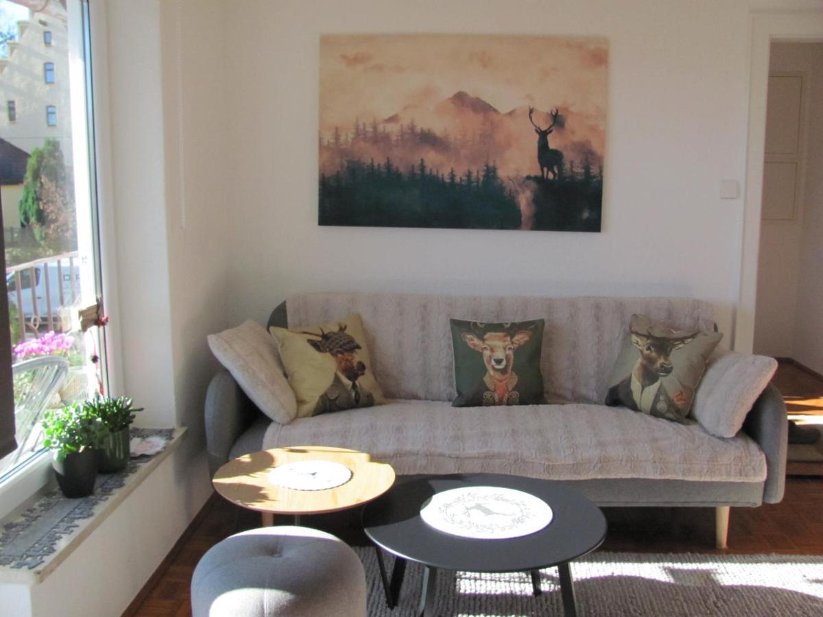 #1gemuetliches Ruhiges Sonniges Balkonzimmer Mit Gemeinschaftsbad W-lan Airport Nah Late Night Check In Haus Nr 9,5 *