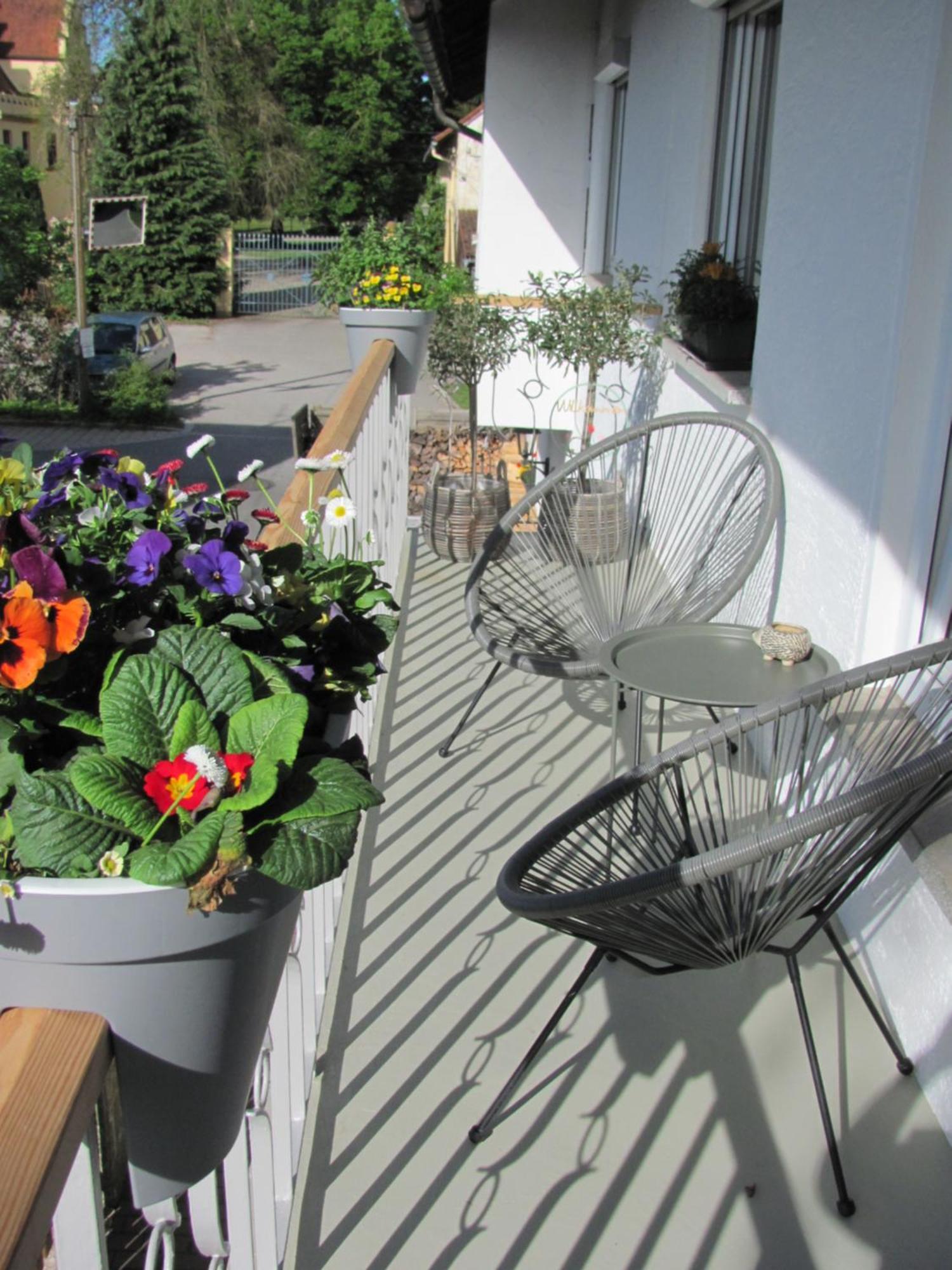 Апартаменты #1gemuetliches Ruhiges Sonniges Balkonzimmer Mit Gemeinschaftsbad W-lan Airport Nah Late Night Check In Haus Nr 9,5 *