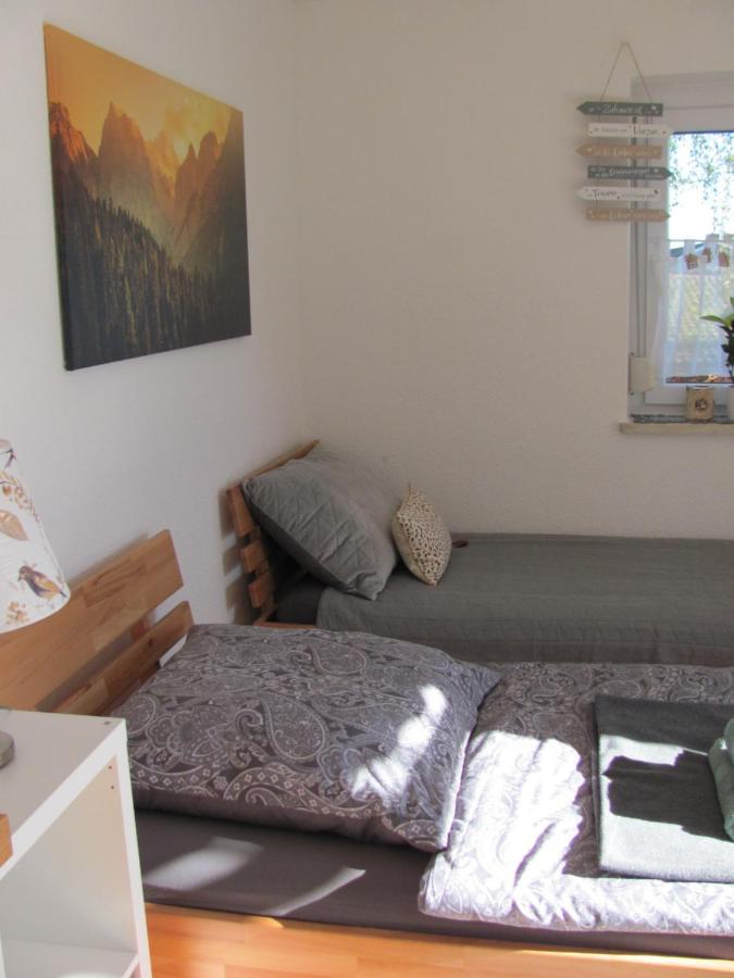 #1gemuetliches Ruhiges Sonniges Balkonzimmer Mit Gemeinschaftsbad W-lan Airport Nah Late Night Check In Haus Nr 9,5 Trunkelsberg