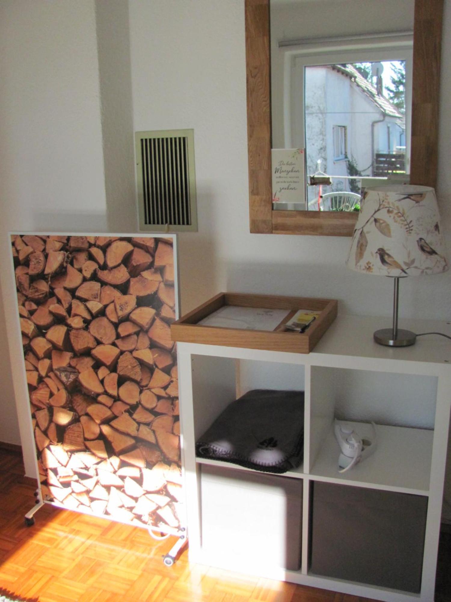 Apartment #1gemuetliches Ruhiges Sonniges Balkonzimmer Mit Gemeinschaftsbad W-lan Airport Nah Late Night Check In Haus Nr 9,5 *